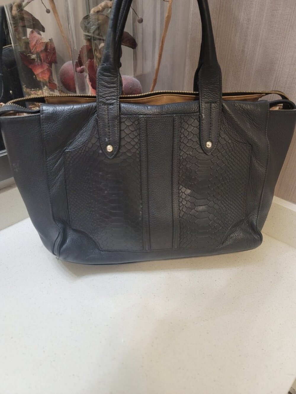 GiGi New York Parker Satchel Leather Black - Picture 2 of 13
